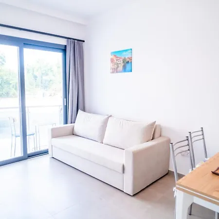 Perfect Two-bedroom Mountain View Sel Celebi -1 * Nikozja
